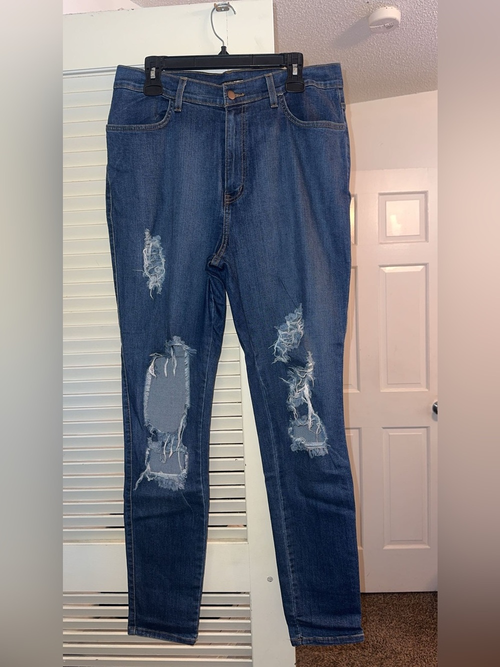 Fashion Nova Women's Distressed Dark Blue Ankle Jeans